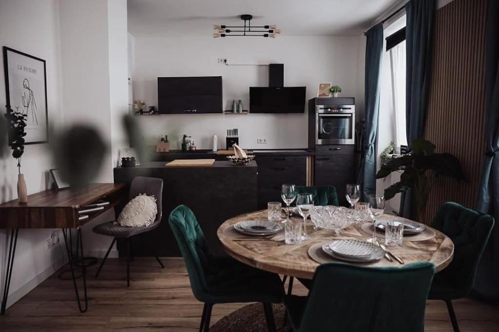 Cozy Dreams: Deluxe 2-Zimmer-Apartment -Kueche Nürnberg Kültér fotó